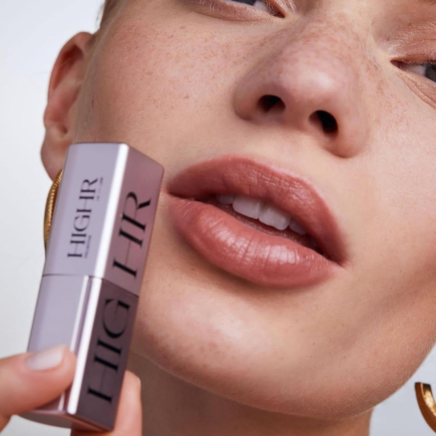 HIGHR Long Lasting Lipstick Chateau with Built in Mirror | Moisturizing, Hydrating and Matte Lipsticks for Women That Stays on All Day | Natural, Vegan & Organic Makeup | 1 Count